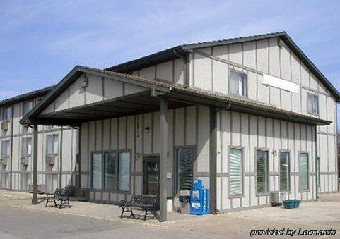 Value Inn & Suites Salina Buitenkant foto
